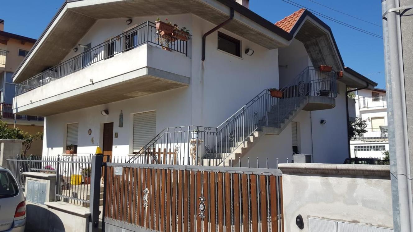Villa La Casa Di Cindy Montesilvano Marina Exterior foto